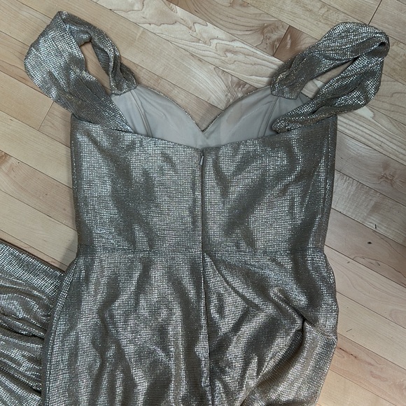 HAILEY PAIGE OCCASIONS good Liquid metallic sz12 style 52002 - Picture 3 of 6